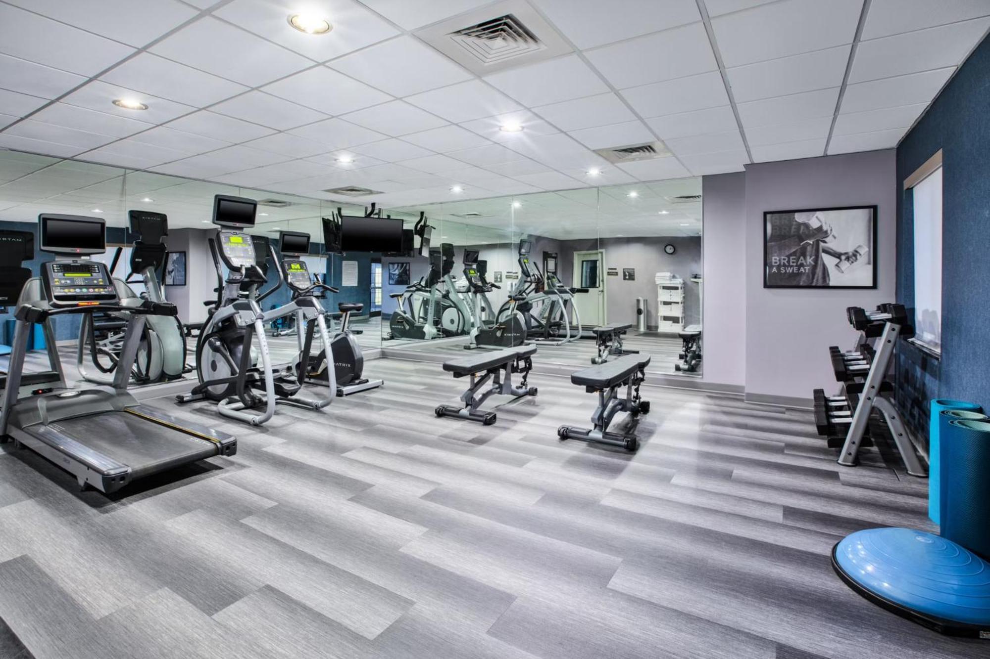 Hotel Staybridge 80th And Dodge By Ihg
